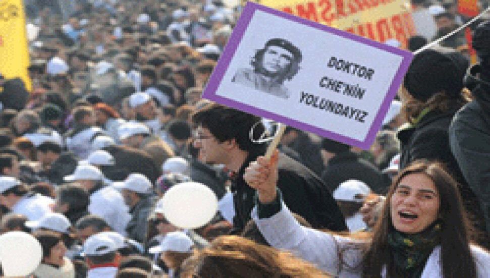 Türkiye Sağlık Bakanı Akdağ: "Che'nin değil Atatürk'ün izindeyiz"