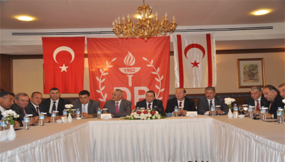 Denktaş, hükümetteki görevinden istifa etti!