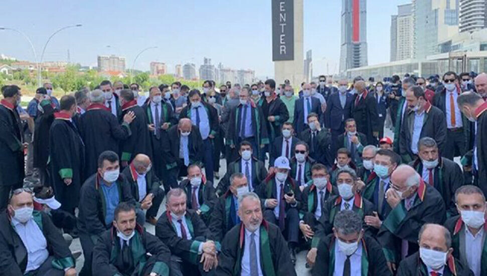 78 barodan çağrı: Barolar yıkıldığında herkes kimsesiz kalacak