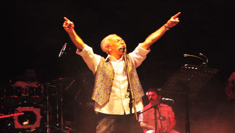 Edip Akbayram'dan unutulmaz bir konser