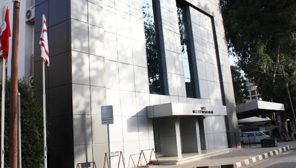 KTÖS - KTOEÖS: "Kamu-Sen sendikal dayanışmaya ihanet edercesine Eğitim Bakanlığı'nın oyununa alet oldu"