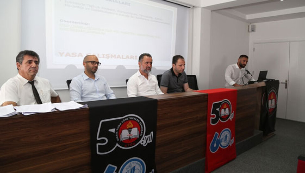 Elcil: "Dindar ve kindar nesiller yetiştirmemiz isteniyor. Boyun eğmeyeceğiz