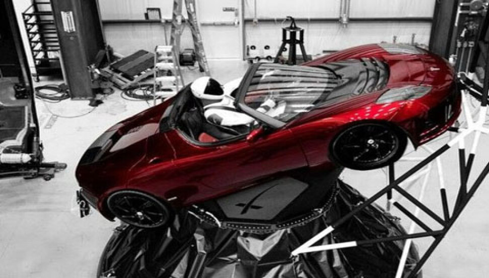 Elon Musk, Mars'a göndereceği Tesla'nın yeni fotoğraflarını paylaştı