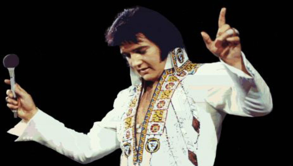Elvis Presley binlerce kişi tarafından anıldı