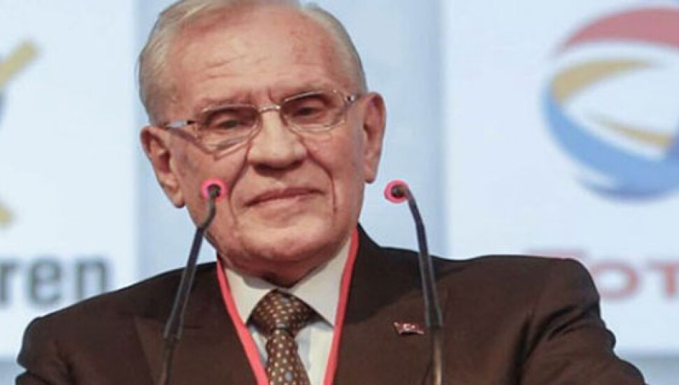 Erdoğan Demirören vefat etti