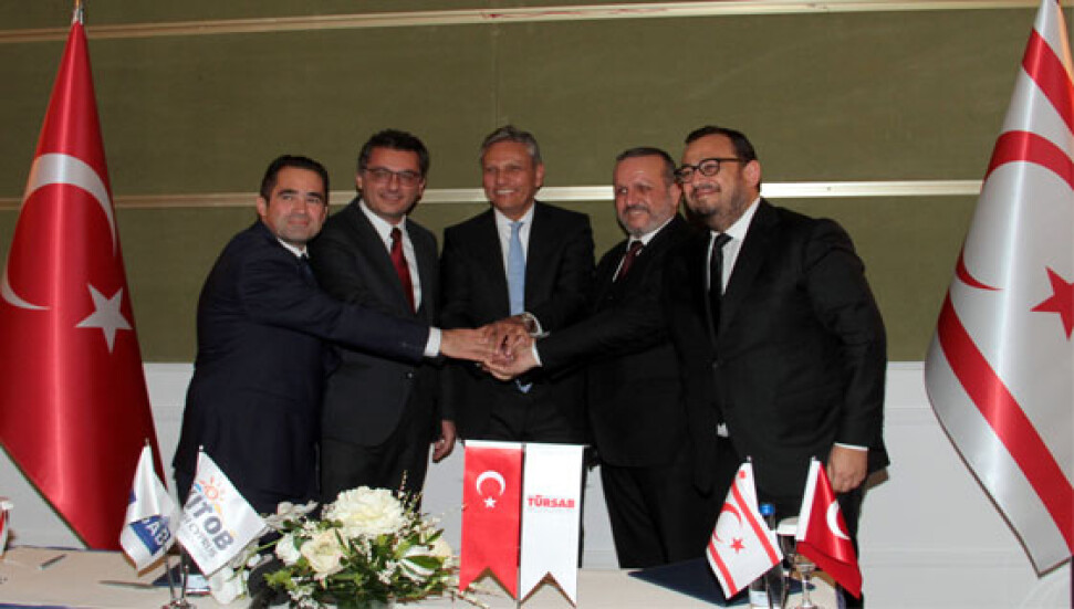 Erhürman, TÜRSAB, KITOB ve KITSAB arasında imzalanan işbirliği protokolünün imza törenine katıldı