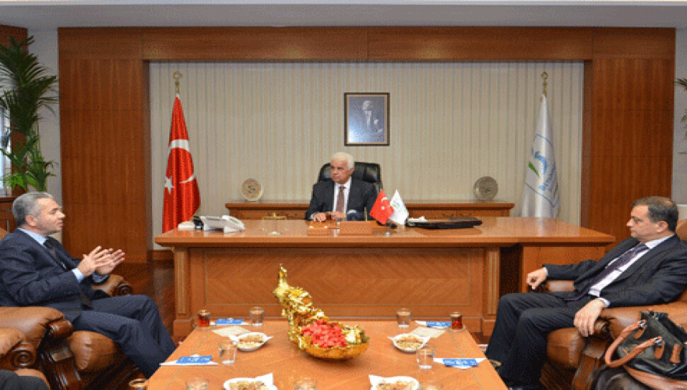 Eroğlu, Beylikdüzü Belediye Başkanı Yusuf Uzun'u makamında ziyaret etti