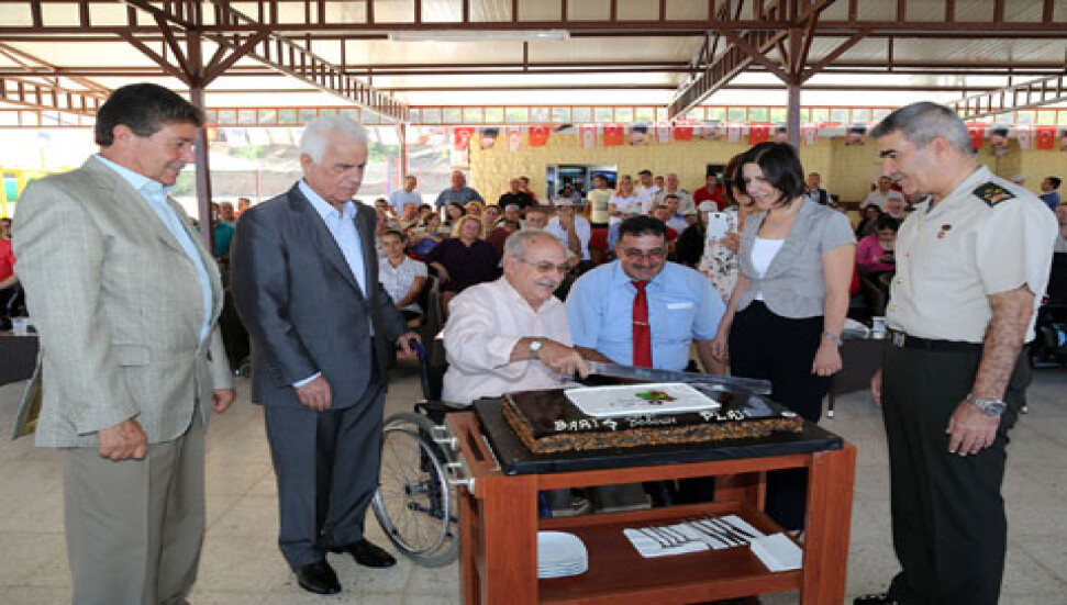 Barış Sosyal Tesisleri'nde "Barış Plajı yaza veda şenliği" yapıldı