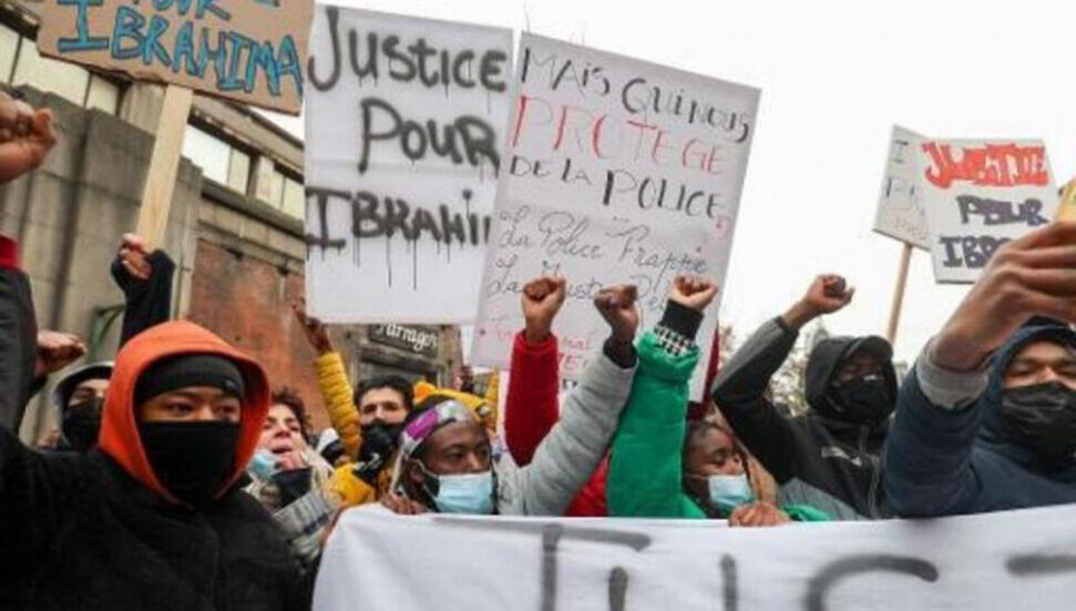 Brüksel'de polis şiddetine karşı protestolar