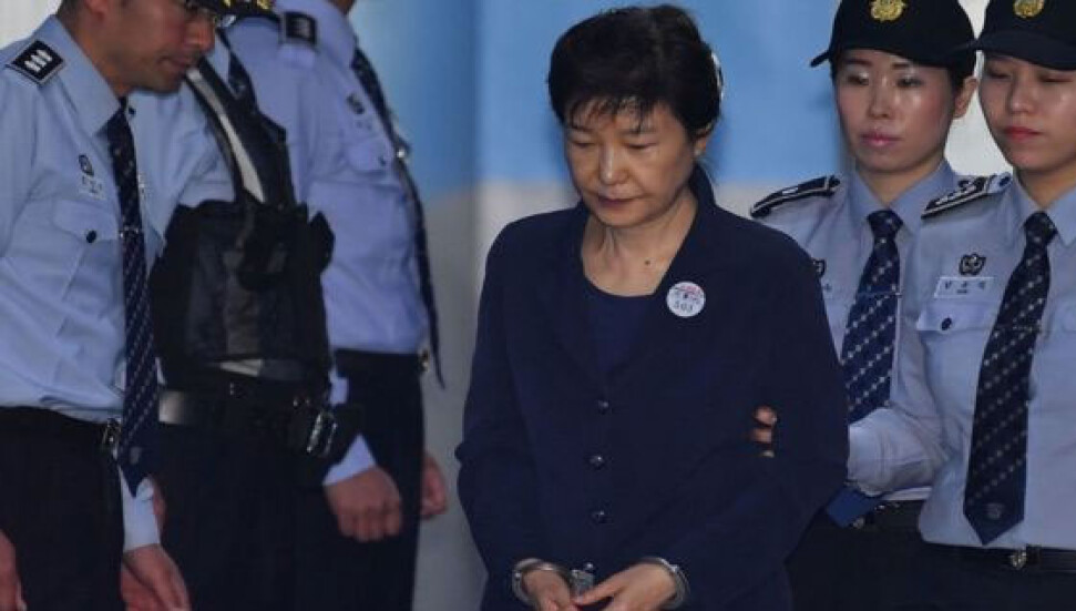 Eski Güney Kore Cumhurbaşkanı Park Geun-hye'ye  24 yıl hapis