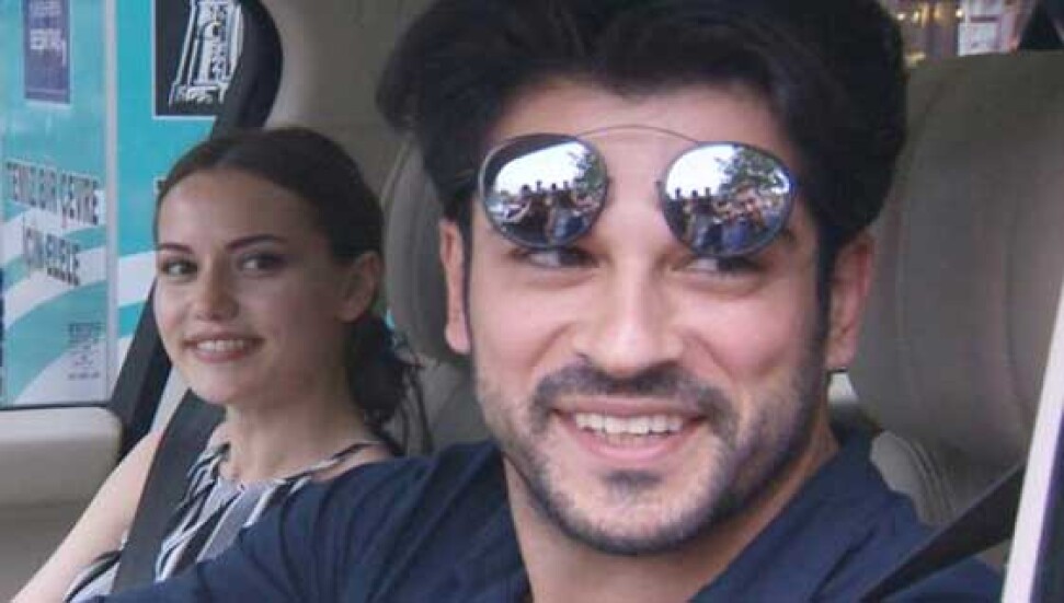 Fahriye Evcen, Burak Özçivit'e yasak koydu: "Düğünden önce gelinlikle göremez"