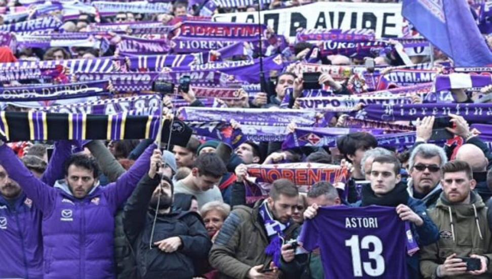 Fiorentina'nın ölen kaptanı Astori 'Tek bir kaptan var' sesleriyle uğurlandı