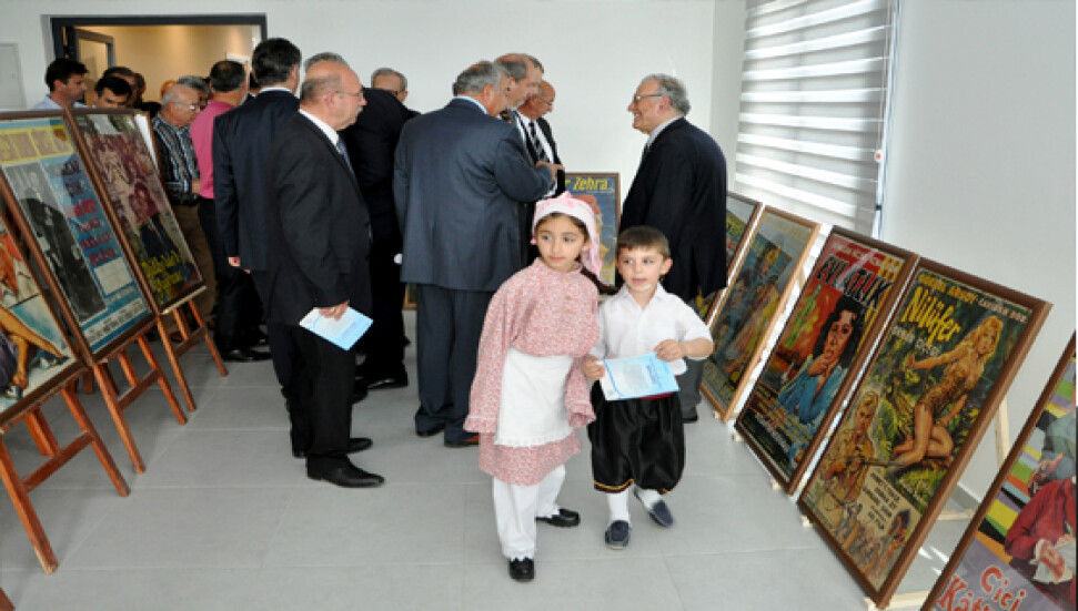 Gönendere Hürriyet Sineması Türk Film Afişleri sergisi açıldı