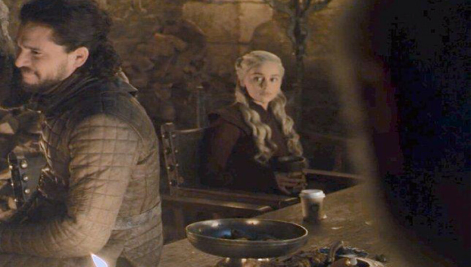 Game of Thrones'ta masada unutulan Starbucks kahve bardağına HBO'dan esprili yanıt