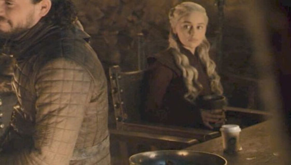 Game of Thrones'taki Starbucks bardağı sosyal medyada alay konusu oldu: "Winterfell'de şube mi açtı?"