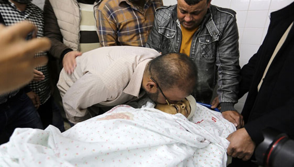Gazze'deki gösterilerde yaralanan Filistinli çocuk şehit oldu