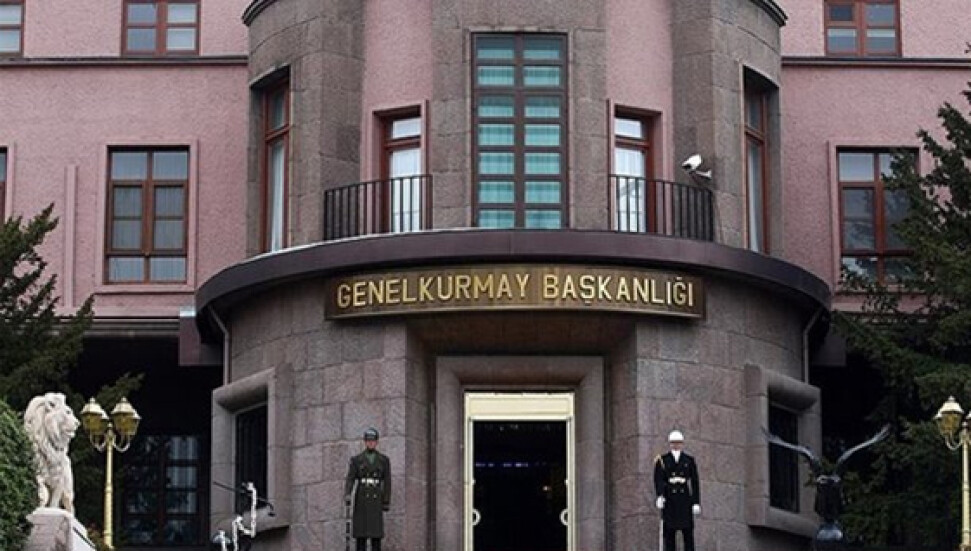 Genelkurmay Başkanı Akar rehin alındı
