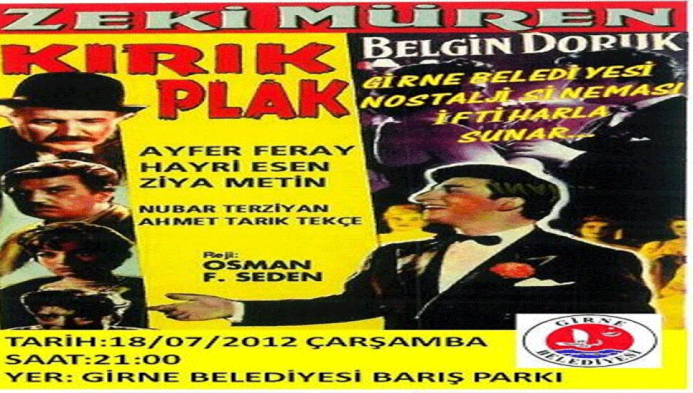 Girne'de açık hava sinemasında kırık plak