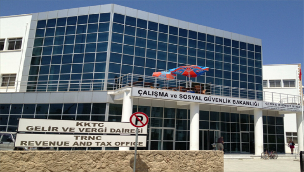 Girne Gelir ve Vergi Dairesi'nin bilgisayar sistemi çöktü!