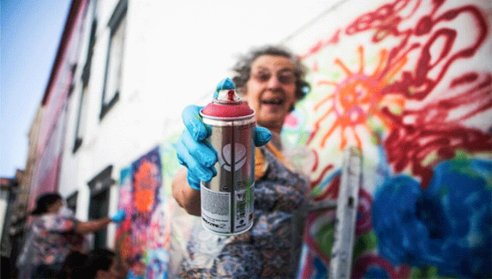 Grafitici babaanne çeteleri sokaklarda!