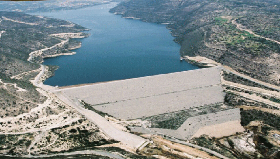 Güney Kıbrıs'ta 5 baraj taştı