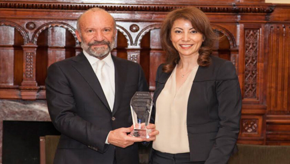 Dr. Suat Günsel, İngiliz Türkleri tarafından onurlandırıldı