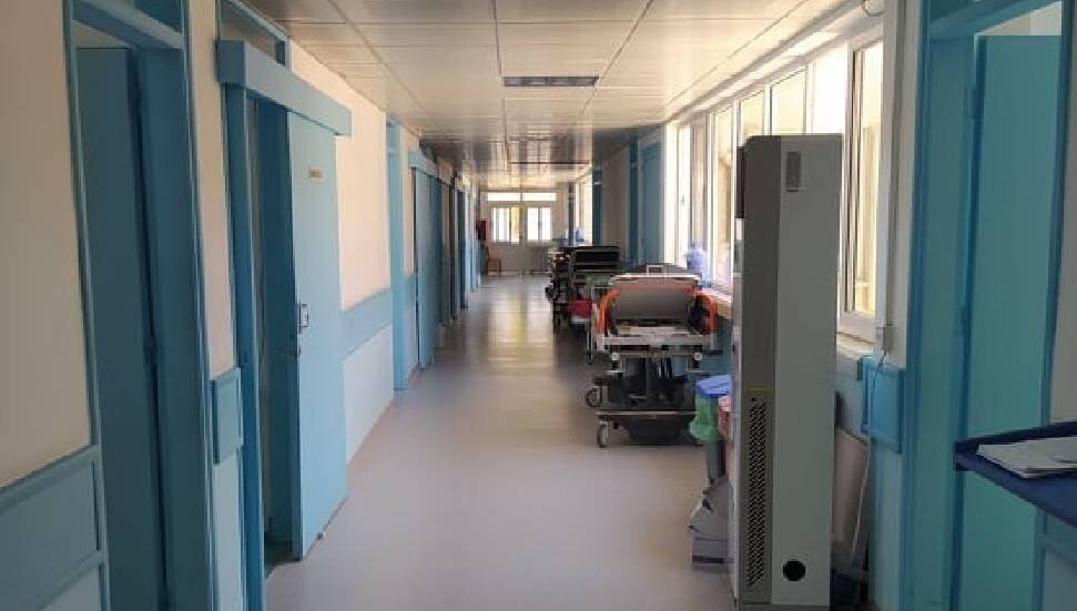 Güney Kıbrıs'ta 6 yaşındaki çocuk, apartmanın üçüncü katından düştü: Hayati tehlikesi bulunmuyor