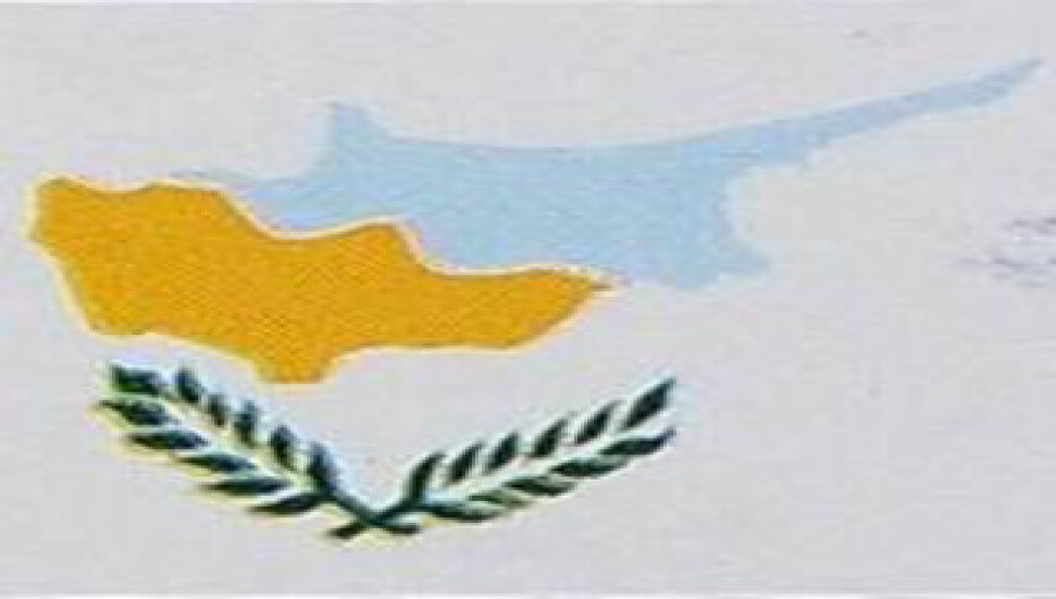 Türkiye ile Rum Kesimi arasında bayrak krizi