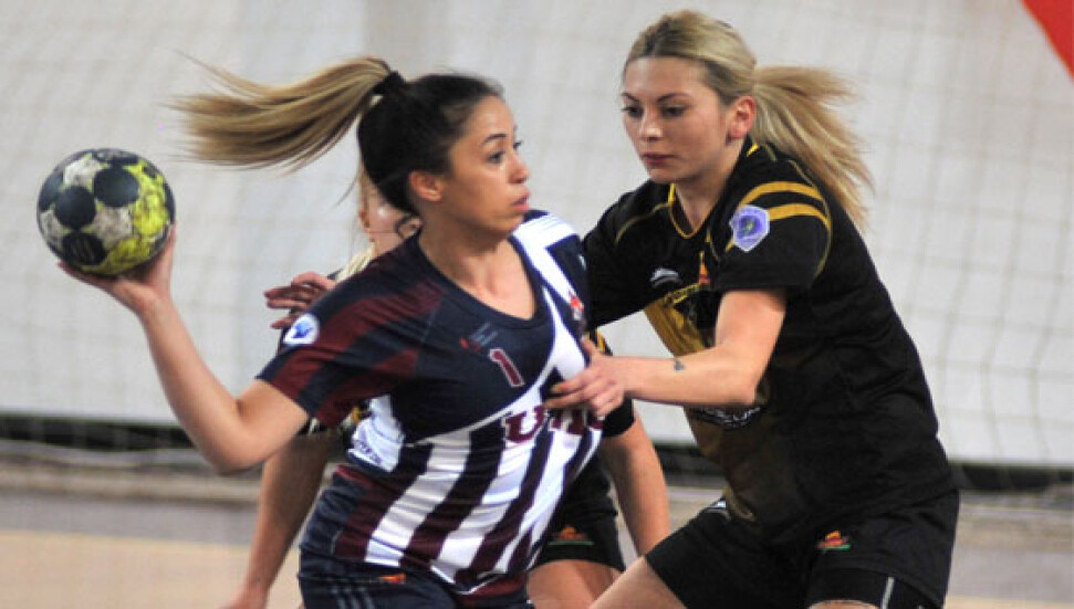 Hentbol kadınlarda DAÜ-UKÜ yenişemedi