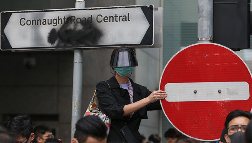 Hong Kong'da üniversitelerde ve kent merkezinde eylemler sürüyor