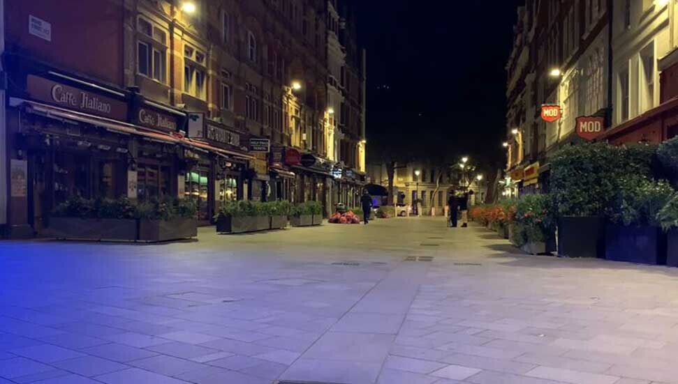 İngiltere'de koronavirüse karşı önlemler sıkılaştırılıyor