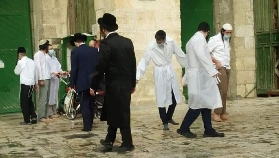 Fanatik Yahudiler Mescid-i Aksa'ya baskın düzenledi