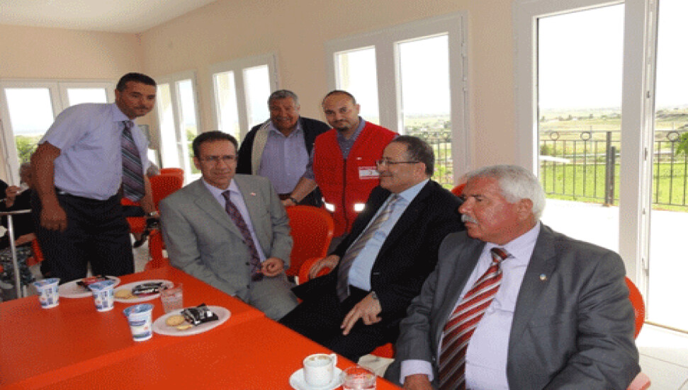 "Bizi bekleyen birileri var..."