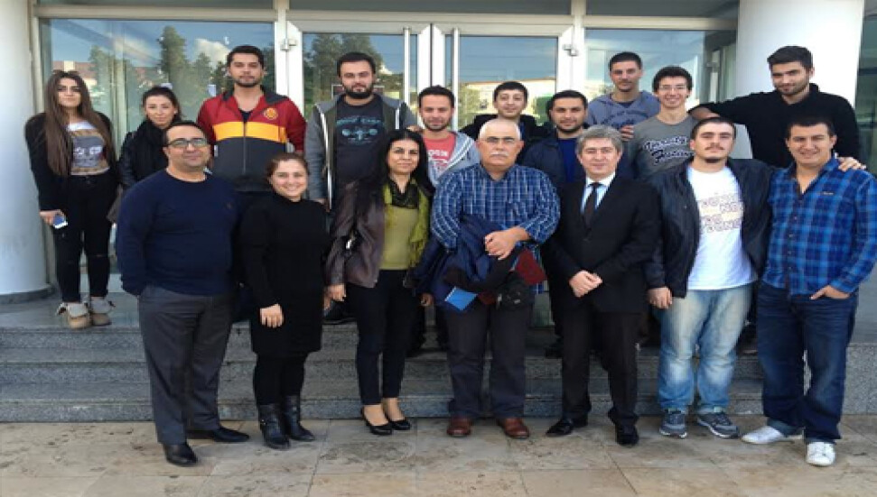 Yakın Doğu FM Radyo Atölyesi'nin konuğu İsmet Özgüren oldu