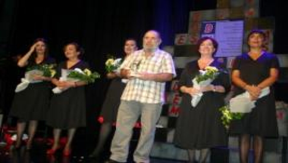 Kıbrıs Tiyatro Festivali'nde İstanbul Şehir Tiyatroları "Dullar" oyununu sahneledi