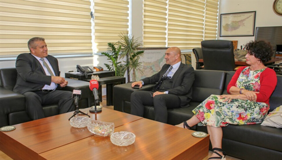 İzmir Büyükşehir Belediye Başkanı Soyer'den Gazimağusa Belediyesi'ne ziyaret