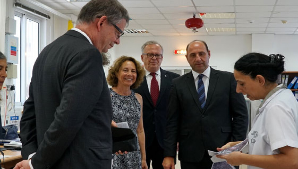 Kanada Yüksek Komiseri Morrıs ve Fahri Konsolosu Severıs Antropoloji Laboratuvarı'nı ziyaret etti