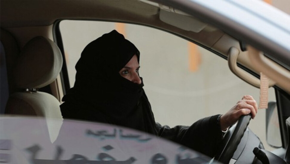 Suudi Arabistan'da kadınların araba kullanmasına izin verilecek
