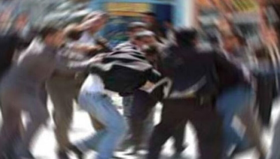 Tartışma kanlı bitti: Yüzüne demir sopa ve bira şişesi vurdular, tutuklandılar