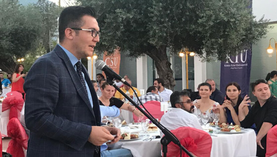 Kıbrıs İlim Üniversitesinde iftar yemeği