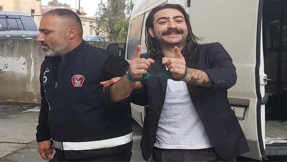 Evinde 3 gram uyuşturucu, 4 adet uyuşturucu içeren sigara ile yakalandı