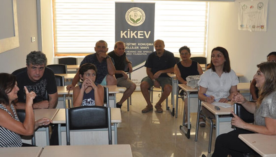 Konuşma ve işitme engelliler sadece Engelliler Haftası'nda hatırlanmak istemiyor