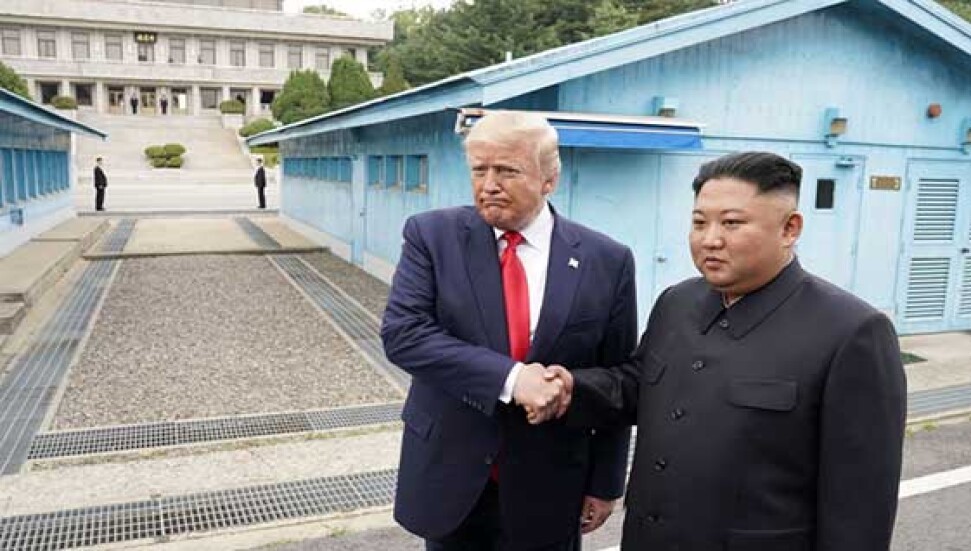 Kore sınırında yine tarihi anlar: Kim son anda gelen teklifi kabul etti, Trump Kuzey Kore tarafına geçti