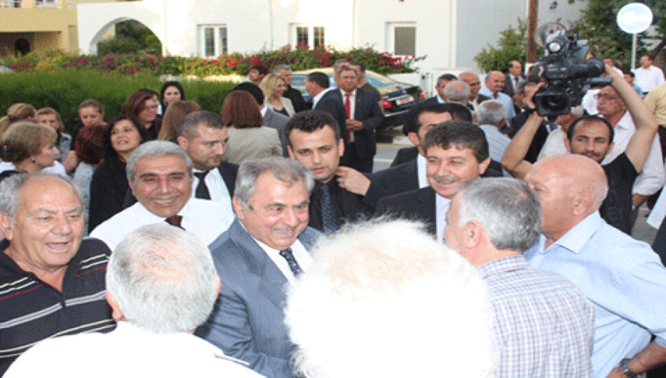 Başbakan Küçük "Ercan ihalesi haftaya"