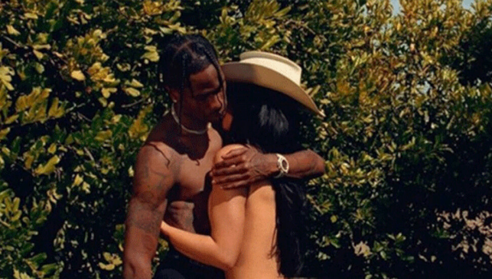 Kylie Jenner ve sevgilisi Playboy'a çıplak poz verdi