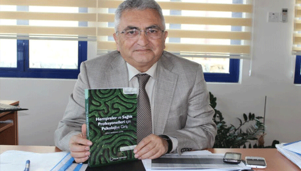 LAÜ Sağlık Bilimleri Fakültesi Dekanı Tabak, çeviri kitabı yayımlandı