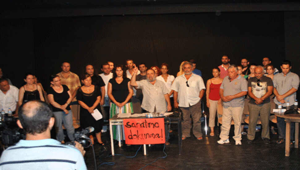 Belediye Tiyatrosu'ndan Kemal Dana'ya zehir zemberek açıklama