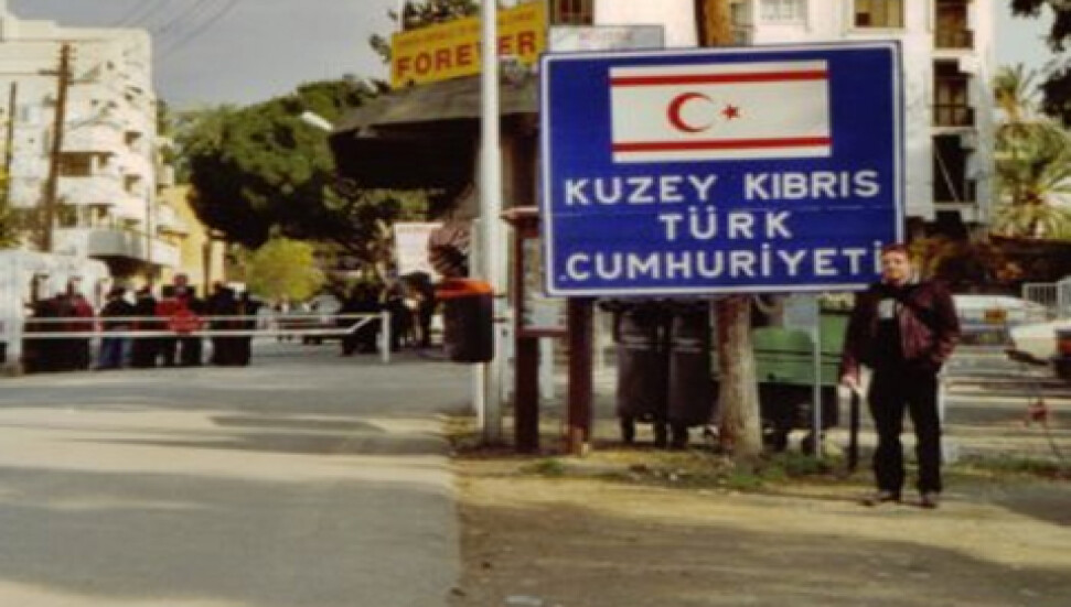 ABD`deki Wall Street`i `İşgal Et` eylemcilerinden esinlenen Kıbrıs`lı gençlerin amacı, Kıbrıs`ı birleştirmek