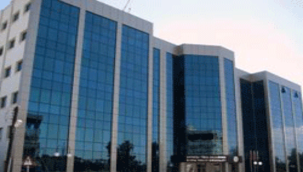 Lefkoşa Belediye Başkanı Bulutoğluları, Baraka Tiyatro Ekibi'ni dövmekle tehdit etti