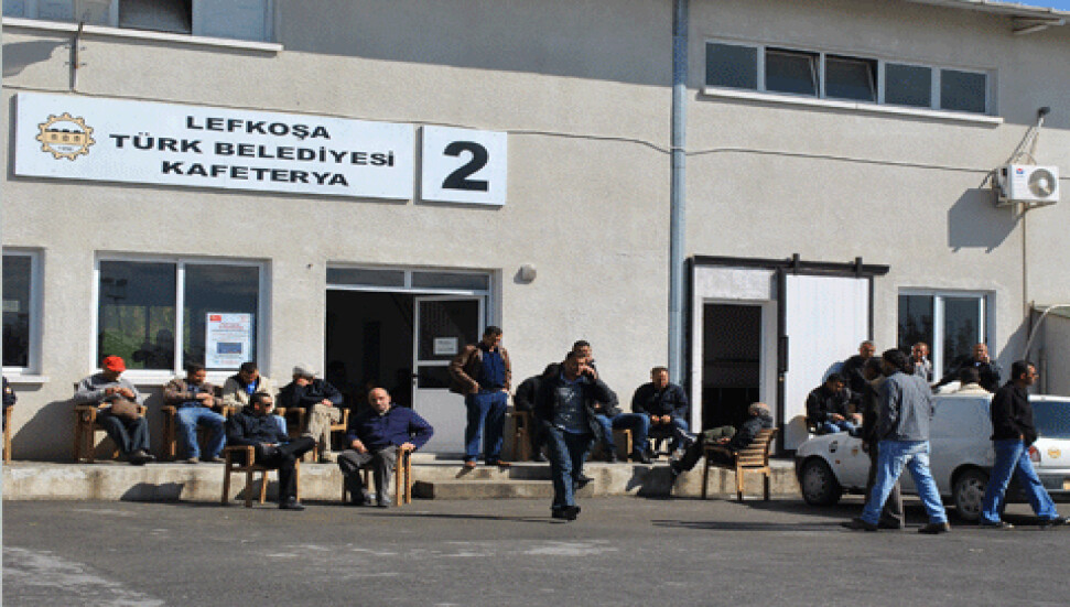 Grevdeki belediye çalışanları tepkili: "İş çığrından çıktı"